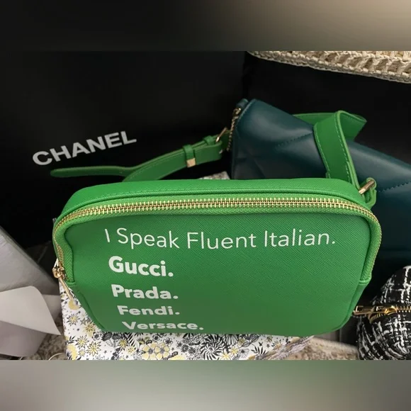 DEVON🌟Green “I Speak Fluent Italian” Bum Bag w/ Gold Hardware 🌟NWT - Picture 4 of 7